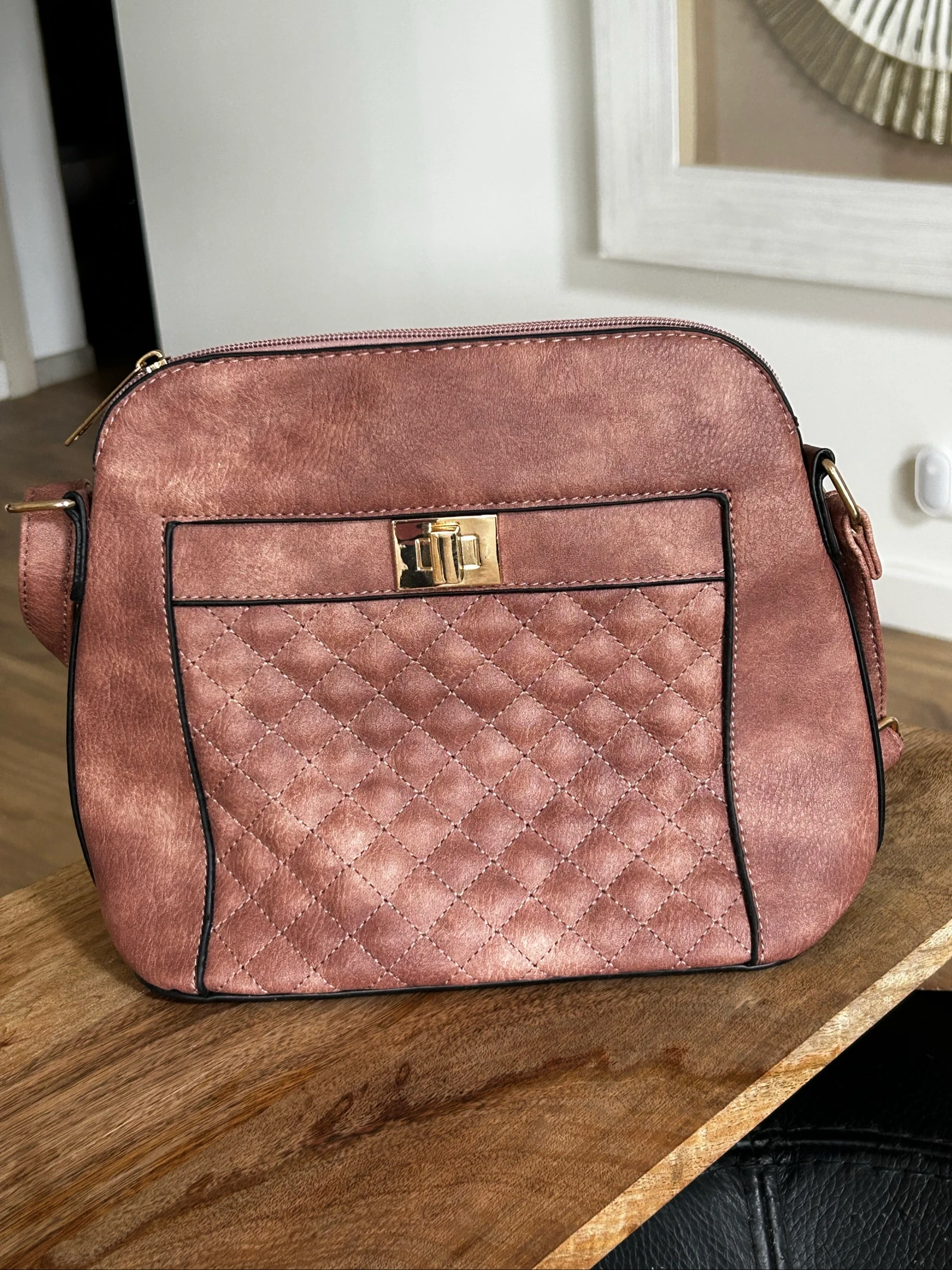 Sac bandoulière effet cuir patiné rose cuivré – État neuf